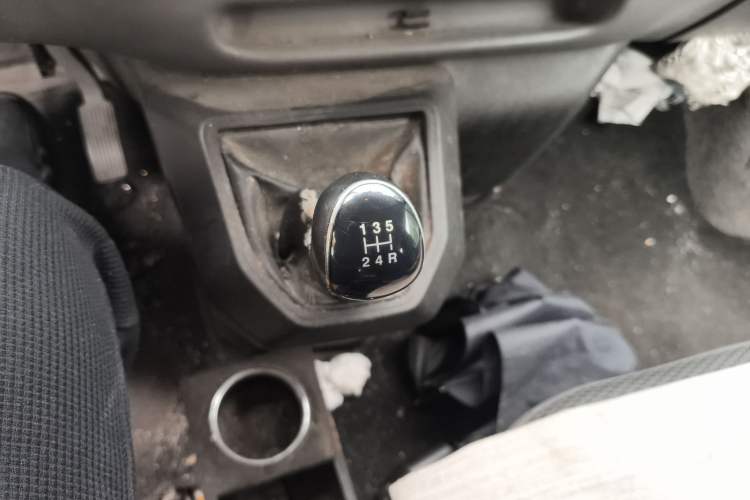 Used JMC Transit 2017 2.8T Commercial Version Short Wheelbase Mid-Roof 6/7/8-Seater JX493