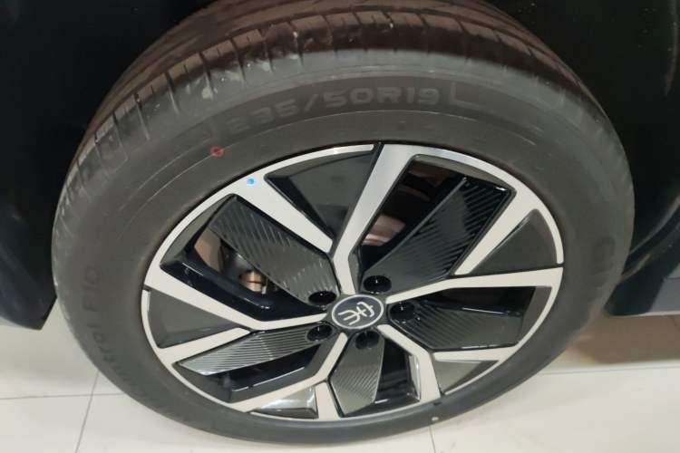 Used BYD Song L DM-i 2026 Model 200KM Superior Version
