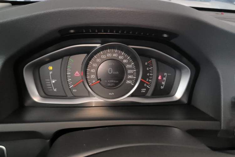 Used Volvo S60 2017 S60L T3 Smart Drive Edition Instrument Cluster