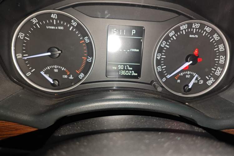 Used Skoda Octavia 2010 1.6L Automatic Yijun Edition Odometer Close Up