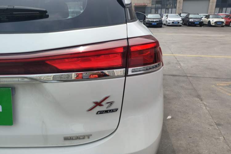 Used CHANGAN OSHAN X7 PLUS 2022 1.5T Blue Whale Edition Automatic Prestige Version Exterior 3