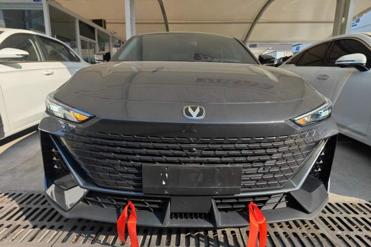 Used Changan UNI-V 2022 1.5T Prestige Version