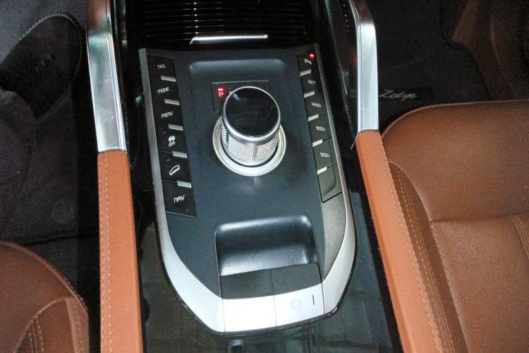 Used Zotye T700 2017 1.8T Dual-Clutch Prestige Model