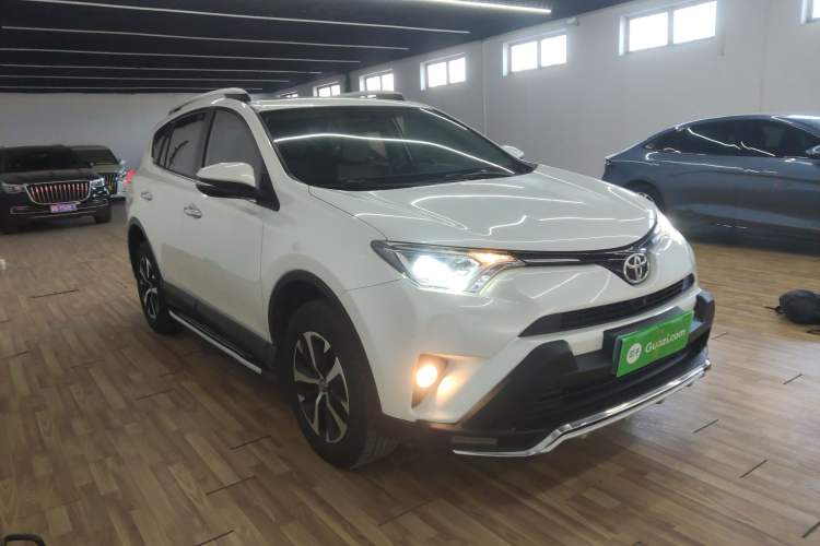 Used Toyota RAV4 2016 2.0L CVT Two-Wheel Drive Comfort Edition China V Standard