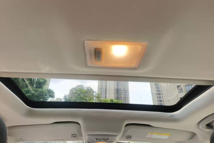 Used Buick Encore 2015 1.4T Automatic Two-Wheel Drive Urban Elite Version Headliner