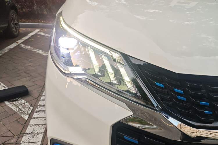 Used SAIC MAXUS EUNIQ 5 2020 1.3T PLUG-IN Elite Edition