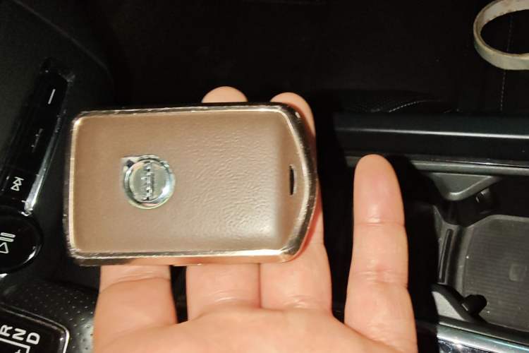 Used Volvo XC60 2019 T5 4x4 Zhiyuan Sport Edition China V Standard Vehicle Key