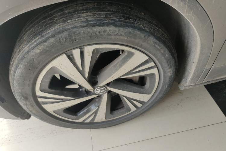 Used Volkswagen ID.6 CROZZ 2021 Long-Range PRO Edition Left Front Wheel Hub