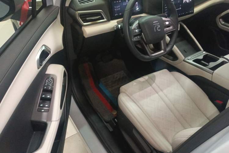 Used BYD Yuan UP 2025 Intelligent Driving Version 401 KM Dynamic Edition