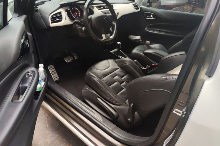 Used DS 3 2012 1.6L Supreme Edition
