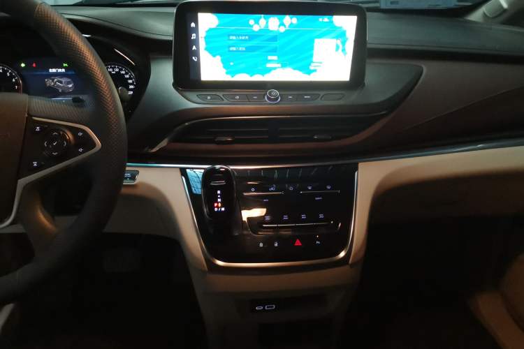 Used Buick GL8 2023 Land Executive Class Comfort Model Audio And AC Panel