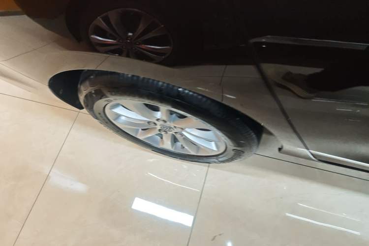 Used Buick GL8 2017 ES 28T Comfort Model China V Standard Right Rear Wheel Hub