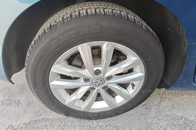 Used Volkswagen Touran 2016 Volkswagen Touran L 280TSI DSG Comfort Edition Right Rear Wheel Hub