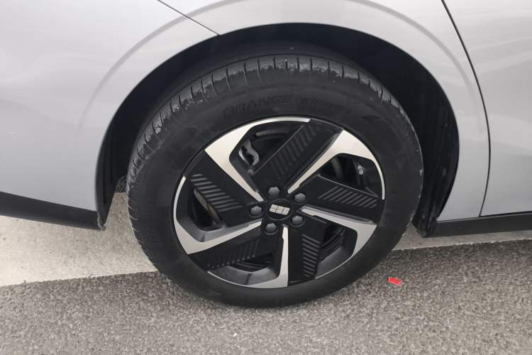 Used Geely Galaxy L6 2025 EM-i 140km Explorer+ Edition