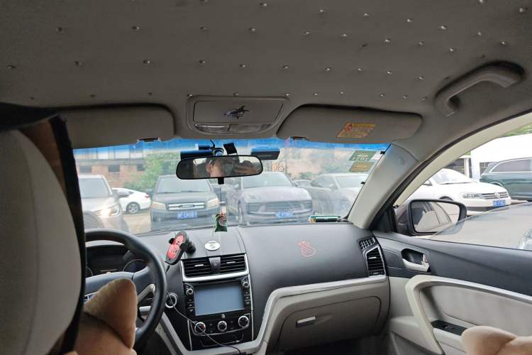 Used Geely Auto Emgrand 2014 Sedan 1.5L Manual Fashion Edition Headliner