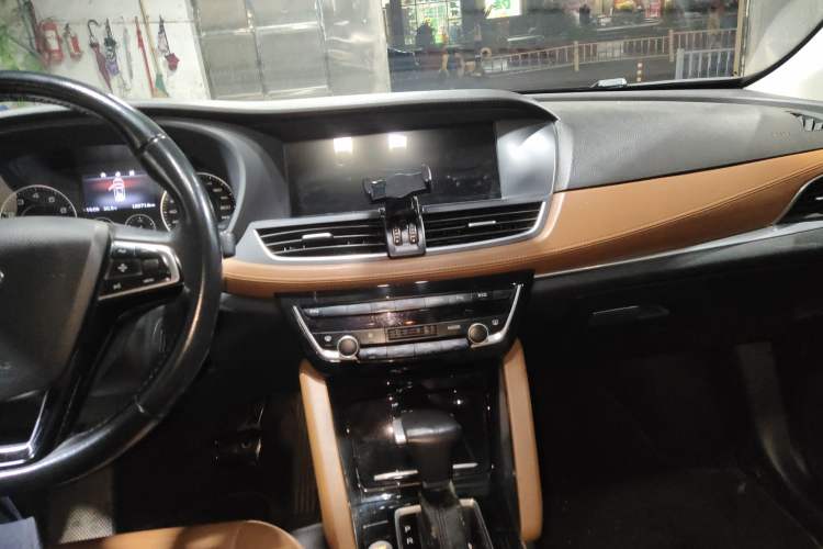 Used BORGWARD BX7 2016 28T 2WD Luxury Edition 7-seater
