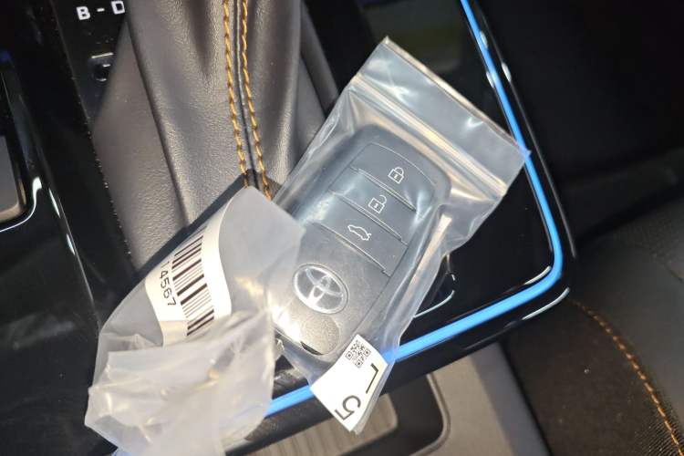 Used Toyota Corolla 2026 Model 1.8L Dual-Engine Elite Edition Interior 1