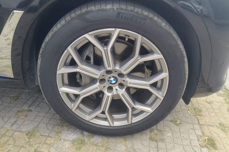 Used BMW X7 2020 xDrive40i Luxury Package with Premium Features
