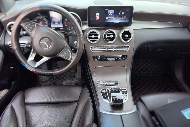 Used Mercedes-Benz GLC 2016 GLC 300 4MATIC Dynamic Model