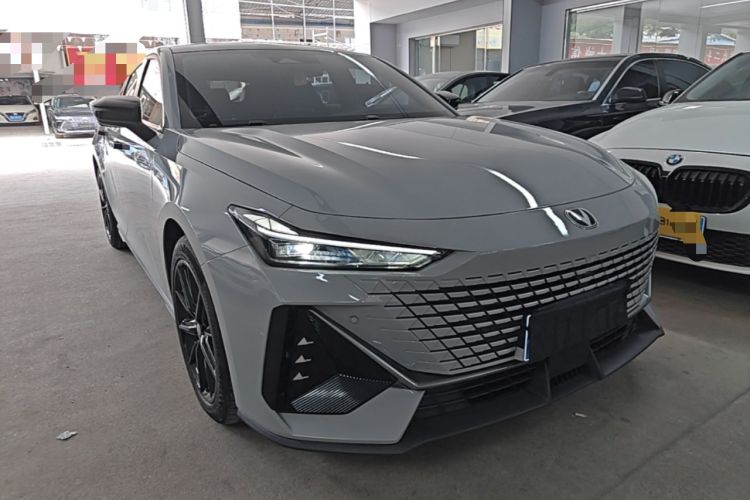 Used CHANGAN UNI-V 2025 1.5T 500Bar High-Energy Version

