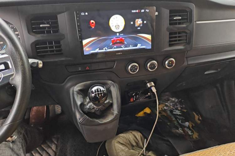 Used JMC Fushun 2023 2.0T Manual Short-Wheelbase Low-Roof Commercial Multi-Purpose Passenger Vehicle 6 Seats with Dual-Opening Tailgate