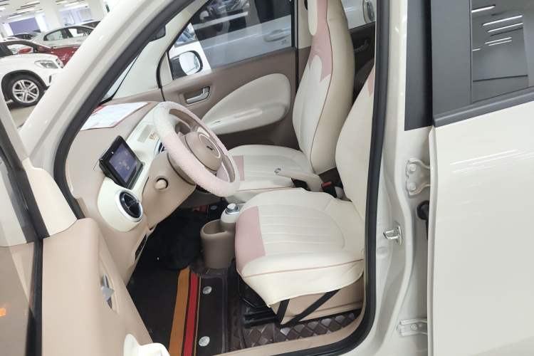 Used Wuling Hongguang MINIEV 2025 Four-Door Version Advanced Edition Left Front Seat