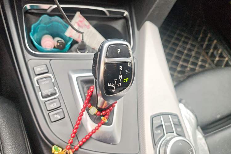 Used BMW 3 Series GT 2018 320i M Sport Edition Gear Lever