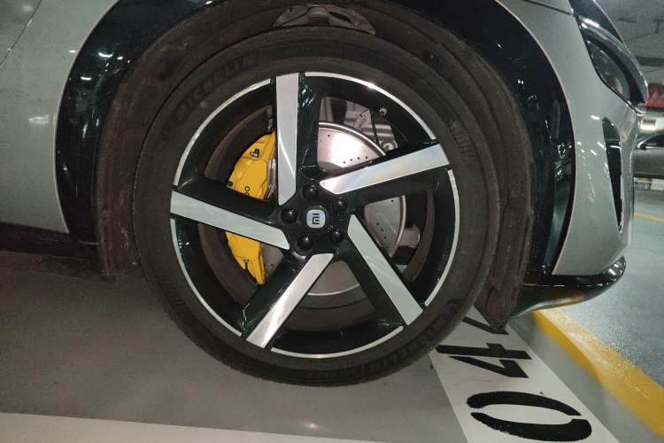 Used Xiaomi Auto YU7 2025 Ultra-Long Range High-Performance All-Wheel-Drive Max Edition
