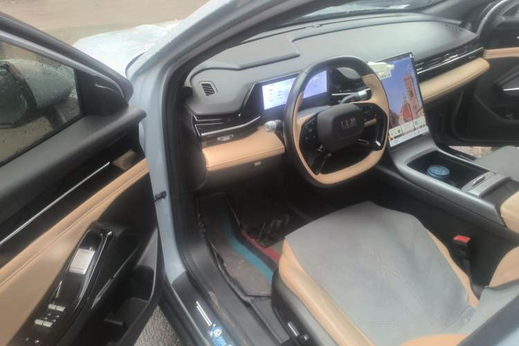 Used Geely Galaxy L6 2024 125km PLUS Dragon Edition