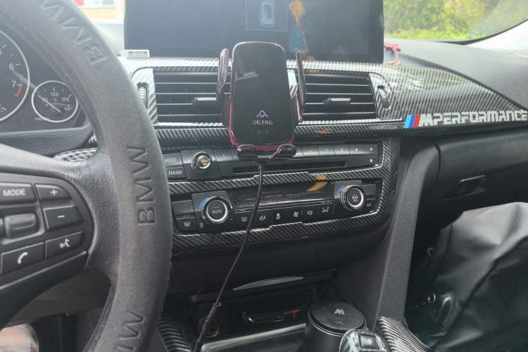 Used BMW 3 Series 2014 320Li Fashion Model Audio And AC Panel