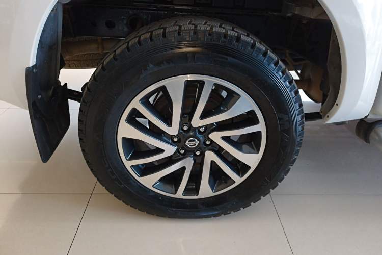 Used Nissan Navara 2021 2.5L Automatic 4x4 Premium Version QR25 Right Rear Wheel Hub