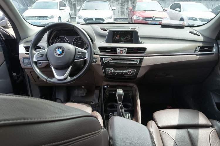 Used BMW X1 2016 sDrive18Li Luxury Model Center Console