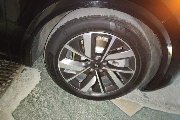 Used Li Auto L8 2023 Pro Model
