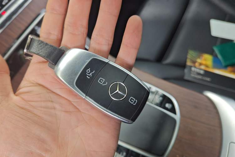 Used Mercedes-Benz GLC 2021 GLC 300 L 4MATIC Dynamic Model Vehicle Key