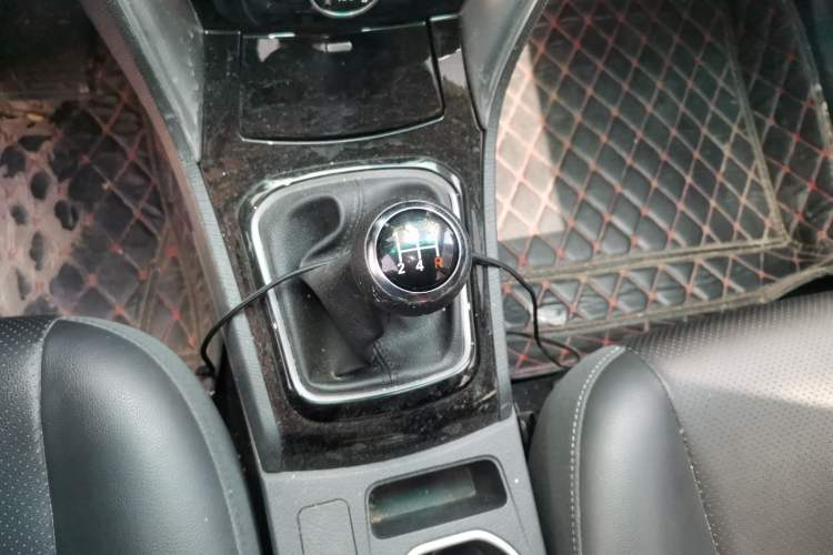 Used BYD F3 2020 1.5L Manual Luxury Edition Gear Lever