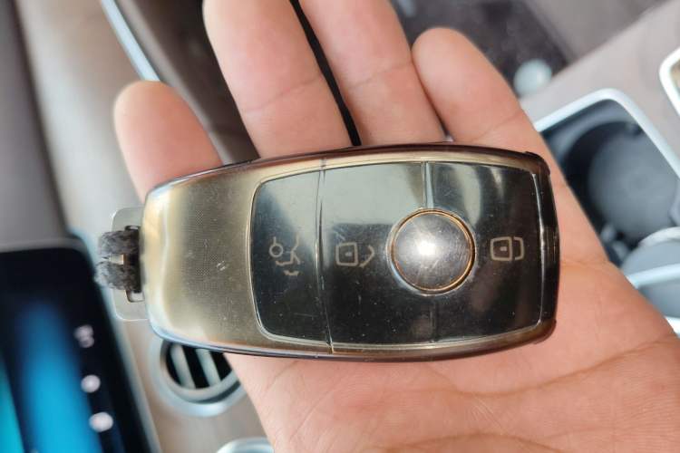 Used Mercedes-Benz E-Class New Energy 2022 Second Facelift E 350 e L Plug-in Hybrid Sedan Vehicle Key