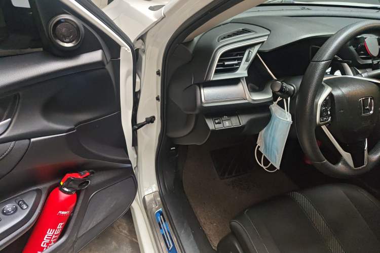 Used Honda Civic 2016 220TURBO CVT Luxury Edition Driver Seat