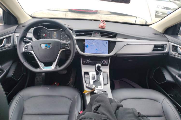 Used Geely Auto Emgrand GL 2018 1.8L DCT Elite Smart Connectivity Version Center Console
