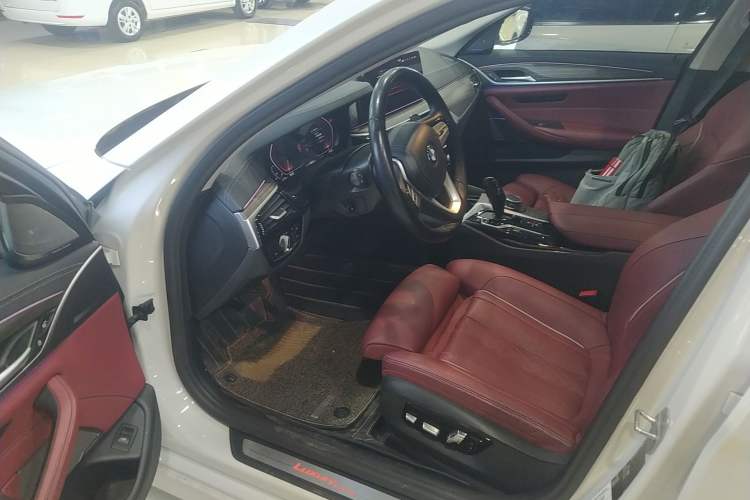 Used BMW 5 Series 2021 530Li Luxury Edition Premium Package Driver Seat