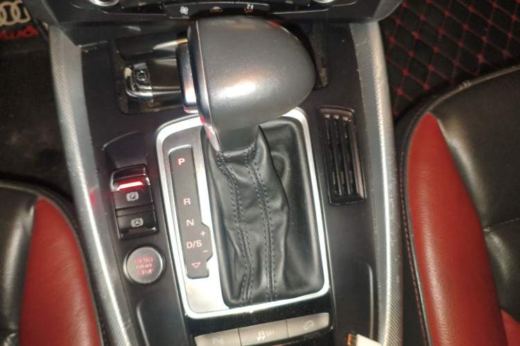 Used Audi Q5 2017 Plus 40 TFSI Technology Model
