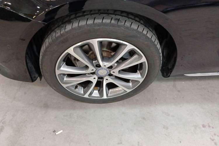 Used Mercedes-Benz E-Class 2016 E 200 L Left Front Wheel Hub