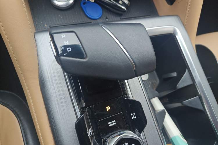 Used CHANGAN Lantop 2023 Business Edition 2.0T Automatic All-Wheel Drive Gasoline Elite Model with Extended Cabin