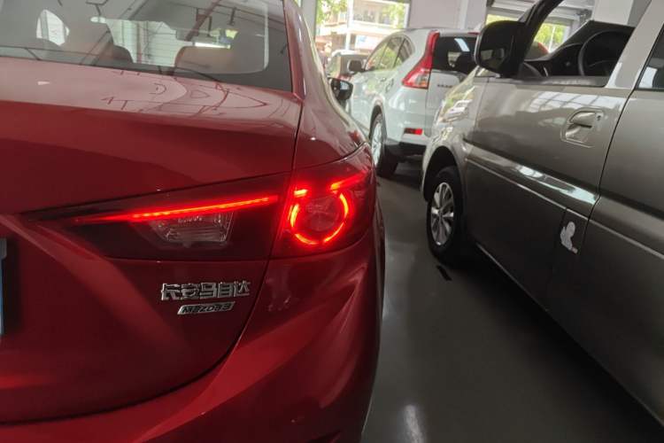 Used Mazda 3 Axela 2017 Sedan 1.5L Automatic Luxury Model Emission Standard China V