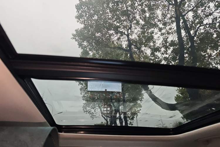 Used iCAR 03 2024 401km Two-Wheel Drive Standard Advanced Version Headliner