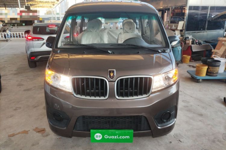 Used Jinbei Hiace X30 2023 1.5L Super-Comfortable Passenger Van 5/6/7-Seater Non-Air-Conditioned Version Model SWC15M