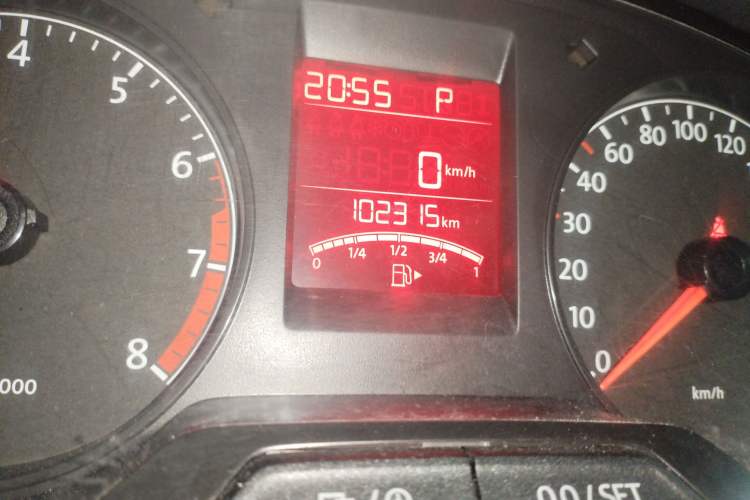 Used Volkswagen Santana 2015 1.6L Automatic Comfort Edition Odometer Close Up