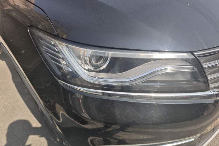 Used Roewe RX5 2016 20T Two-Wheel Drive Automatic Internet Smart Edition
