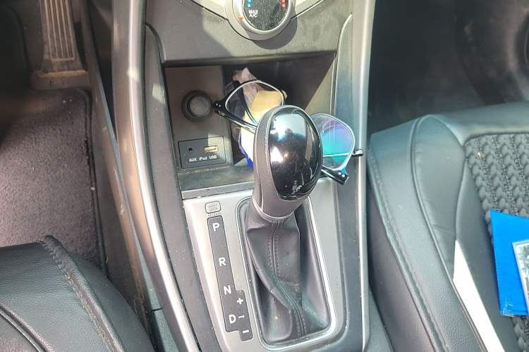 Used Hyundai Elantra (5th Generation / Langdong) 2016 1.6L Automatic Smart Version Gear Lever