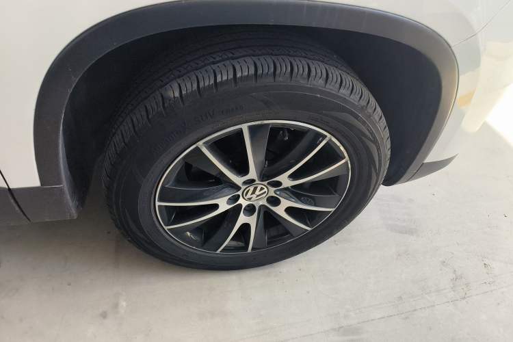 Used Volkswagen Tiguan 2015 2.0 TSI Automatic All-Wheel Drive Luxury Edition Right Rear Wheel Hub