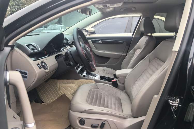 Used Volkswagen Magotan 2015 Facelift 1.8TSI Luxury Model
